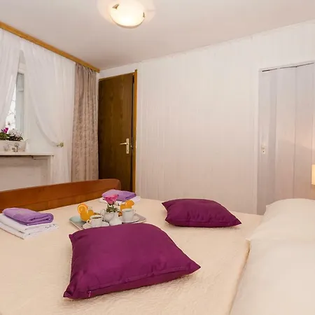 Priska1700 Apartman *